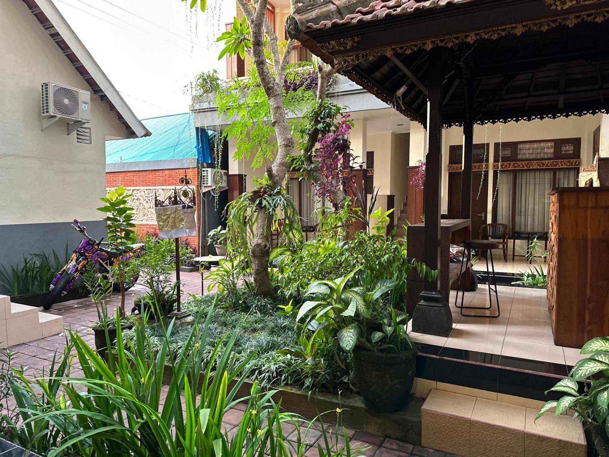 Brata Inn Ubud エクステリア 写真