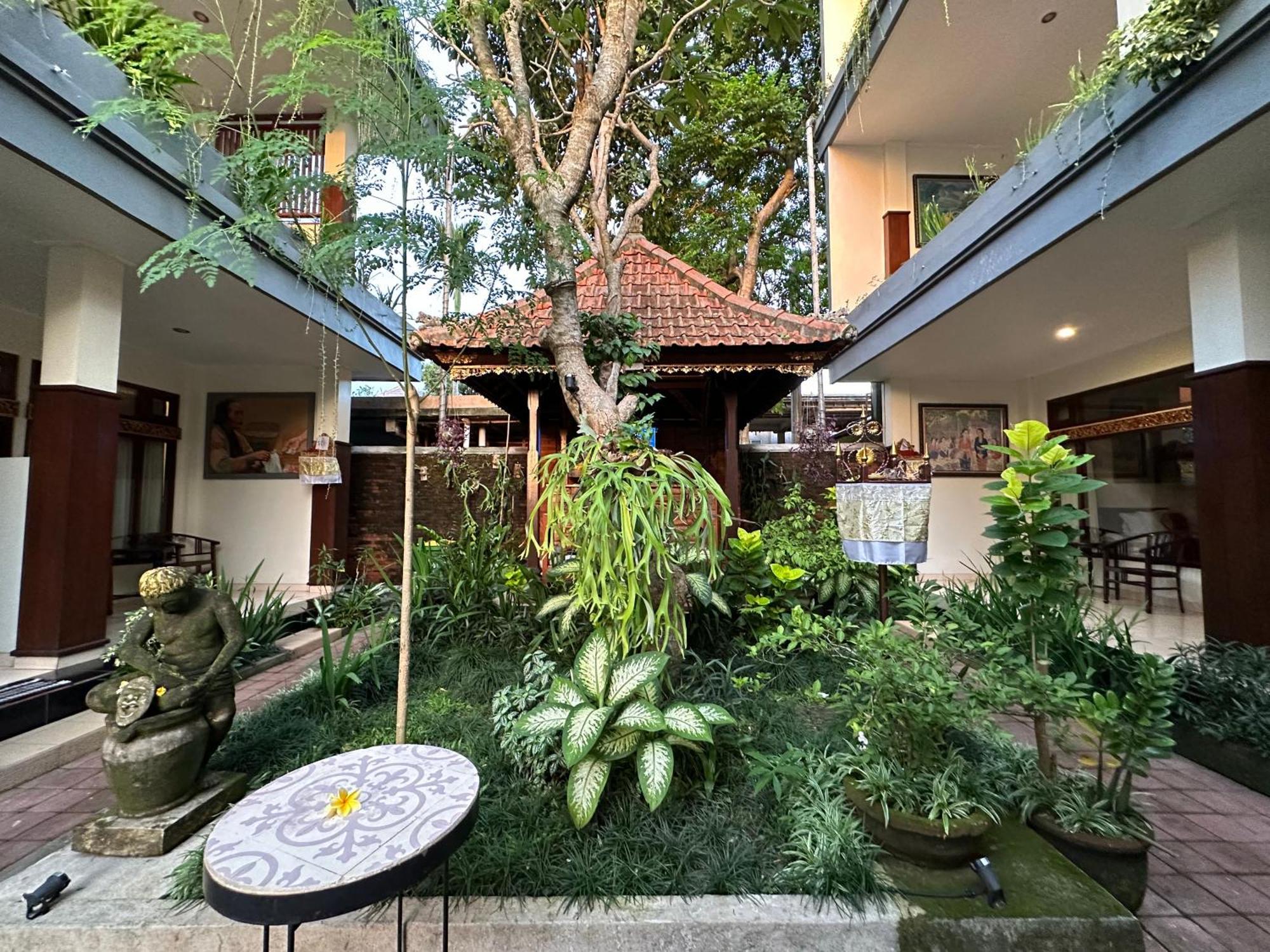 Brata Inn Ubud エクステリア 写真